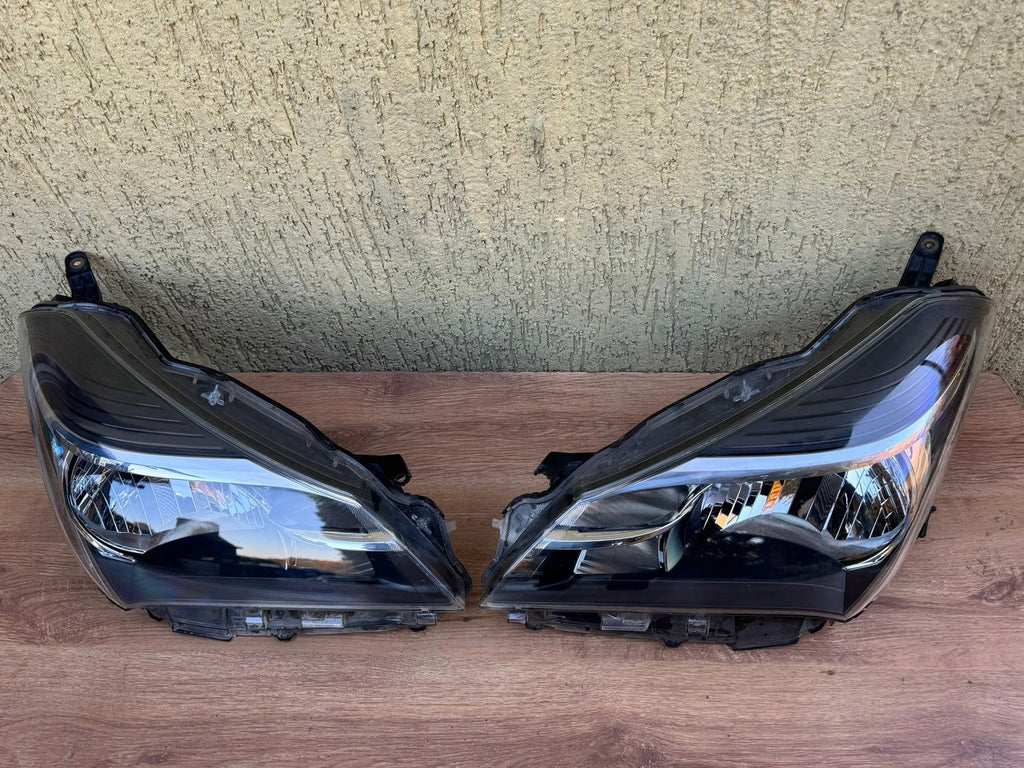 Frontscheinwerfer Toyota Yaris Ein Stück (Rechts oder Links) Headlight SCH9924022483lk