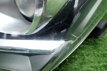 Laden Sie das Bild in den Galerie-Viewer, Frontscheinwerfer Toyota Yaris Links Scheinwerfer Headlight SCH9248515040ds