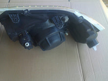 Laden Sie das Bild in den Galerie-Viewer, Frontscheinwerfer Land Rover Freelander Ein Stück (Rechts oder Links) Headlight SCH6810190745de