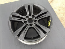 Laden Sie das Bild in den Galerie-Viewer, 1x Alufelge 17 Zoll 7.5" 5x120 37ET BMW F30 F32 Rim Wheel FEL7011264741jg