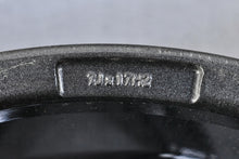 Load image into Gallery viewer, 1x Alufelge 17 Zoll 7.0&quot; 5x114.3 53ET Glanz Graphit 124R-001420 Kia Proceed Mg