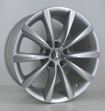 Laden Sie das Bild in den Galerie-Viewer, 4x Alufelge 18 Zoll 8.0" 5x112 30ET Glanz Silber 6867338 BMW 4 Rim Wheel FEL2255551463vt