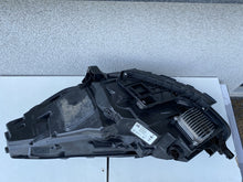 Laden Sie das Bild in den Galerie-Viewer, Frontscheinwerfer Tesla Model Y 1110796-00-D Ein Stück (Rechts oder Links)