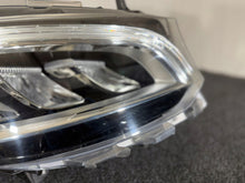 Laden Sie das Bild in den Galerie-Viewer, Frontscheinwerfer Mercedes-Benz Sprinter A9109067200 LED Rechts Headlight SCH2578821353kr