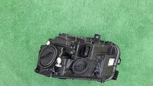 Laden Sie das Bild in den Galerie-Viewer, Frontscheinwerfer Mercedes-Benz W247 A2479062400 Rechts Scheinwerfer Headlight