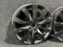 Load image into Gallery viewer, 1x Alufelge 17 Zoll 6.0" 5x112 45ET Glanz Silber 5E0601025N Skoda Octavia Iii FEL2797252850ka