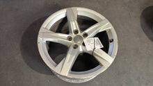 Laden Sie das Bild in den Galerie-Viewer, 1x Alufelge 18 Zoll 8.0" 5x112 39ET Glanz Silber 80A601025BE Audi Q5 Rim Wheel FEL6127368617uw
