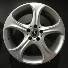 Load image into Gallery viewer, 4x Alufelge 18 Zoll 7.5" 5x112 44ET Glanz Silber A2054010600 Mercedes-Benz W205 FEL8028767629mg