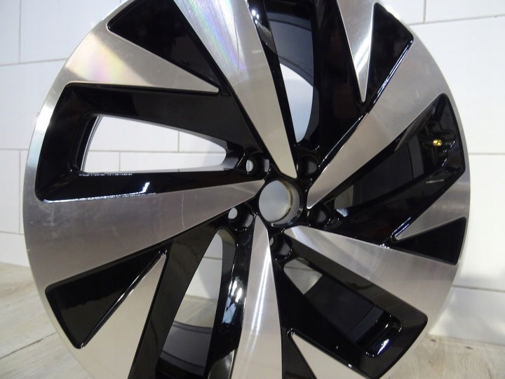 1x Alufelge 20 Zoll 9.0" 5x112 42ET Glanz Silber 11A601025H VW Passat B8 FEL6676876815rz