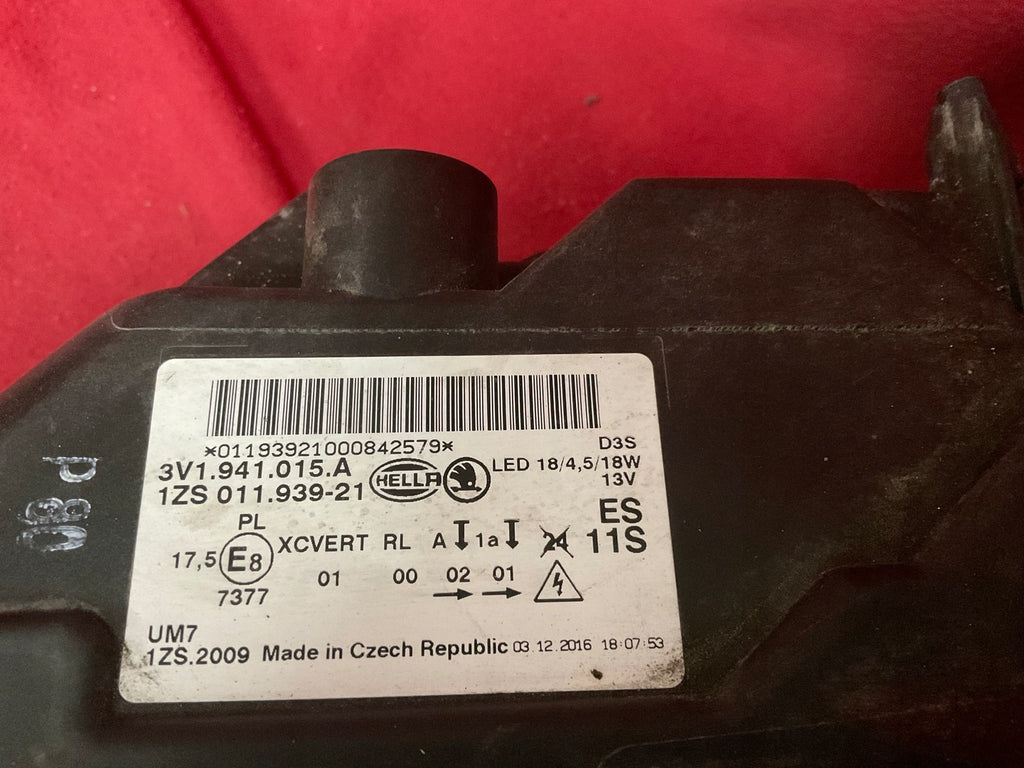 Frontscheinwerfer Skoda Superb III 3V1941016A 3V1941015A Xenon Rechts oder Links