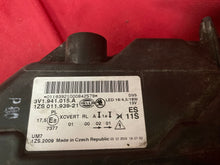 Laden Sie das Bild in den Galerie-Viewer, Frontscheinwerfer Skoda Superb III 3V1941016A 3V1941015A Xenon Rechts oder Links