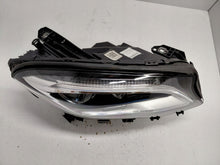 Laden Sie das Bild in den Galerie-Viewer, Frontscheinwerfer Mercedes-Benz Gla A1569067000 Rechts Scheinwerfer Headlight SCH9199195416ef