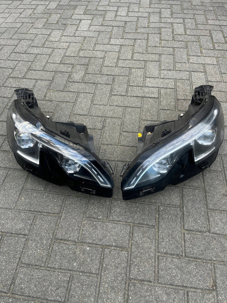 Frontscheinwerfer Peugeot 5008 Ein Stück (Rechts oder Links) Headlight