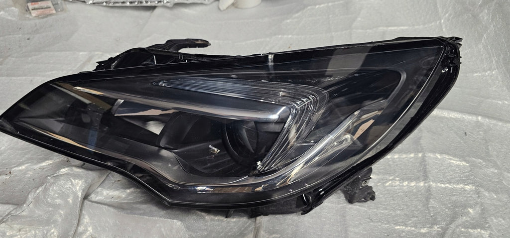 Frontscheinwerfer Opel Astra 7960300004 LED Links Scheinwerfer Headlight SCH9685152475zw