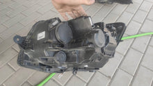 Laden Sie das Bild in den Galerie-Viewer, Frontscheinwerfer VW Multivan 7E1941006A 90072932 Rechts Scheinwerfer Headlight