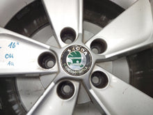 Laden Sie das Bild in den Galerie-Viewer, 1x Alufelge 16 Zoll 7.0" 5x112 45ET Glanz Silber 5L0601025E Seat I Yeti 5l FEL4245111719bo