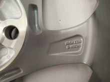 Load image into Gallery viewer, 1x Alufelge 15 Zoll 5.0" 4x100 39ET Glanz Silber 426110DC60 Mg Aygo Rim Wheel FEL7098472494jx