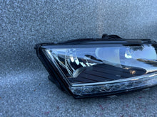 Laden Sie das Bild in den Galerie-Viewer, Frontscheinwerfer Skoda Fabia III 6V1941016D Rechts Scheinwerfer Headlight SCH6711757665al