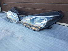 Load image into Gallery viewer, Frontscheinwerfer Toyota Yaris LED Ein Satz Scheinwerfer Headlight SCH6167561145bw