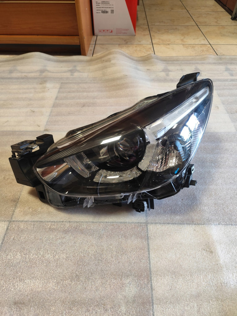 Frontscheinwerfer Mazda D09K-51040 Links Scheinwerfer Headlight SCH2693312611jz