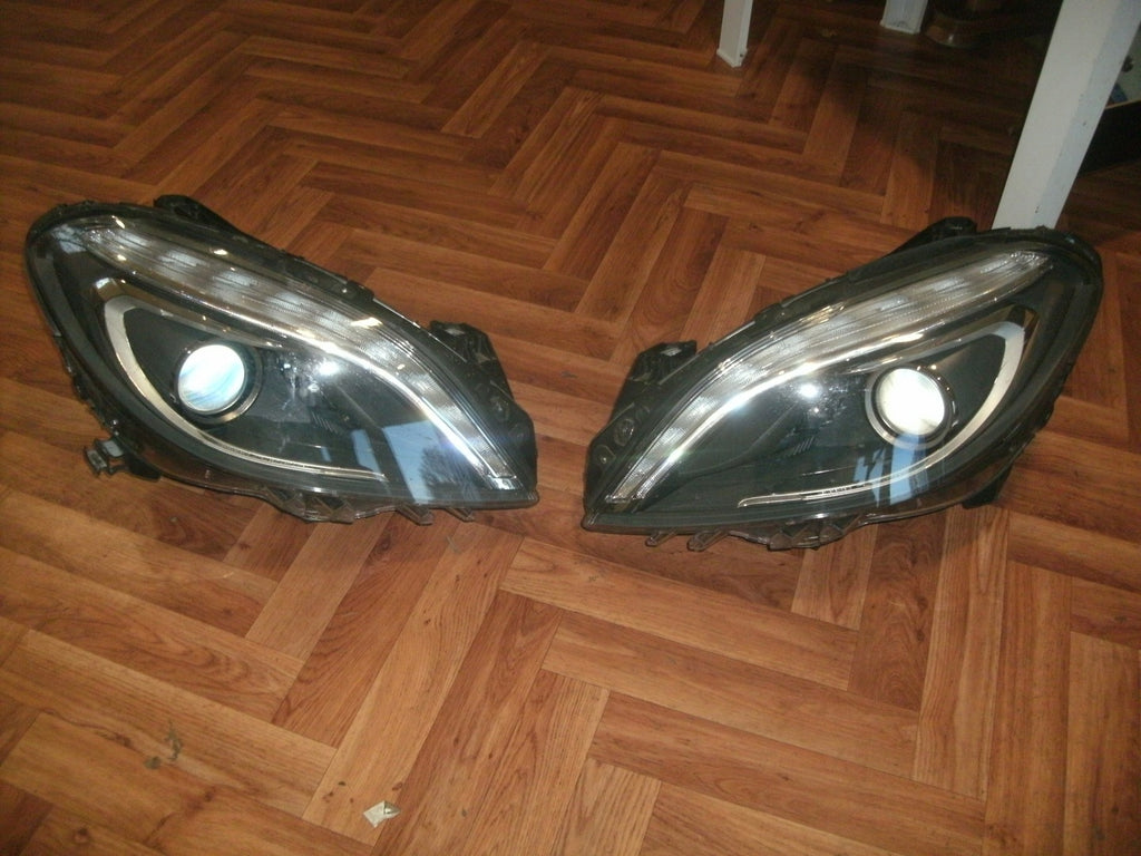 Frontscheinwerfer Mercedes-Benz W246 A2468207761 Xenon Rechts oder Links