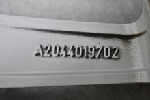Laden Sie das Bild in den Galerie-Viewer, 1x Alufelge 17 Zoll 8.5" 5x112 58ET Glanz Silber A2044019702 Mercedes-Benz W204 FEL6465603771if