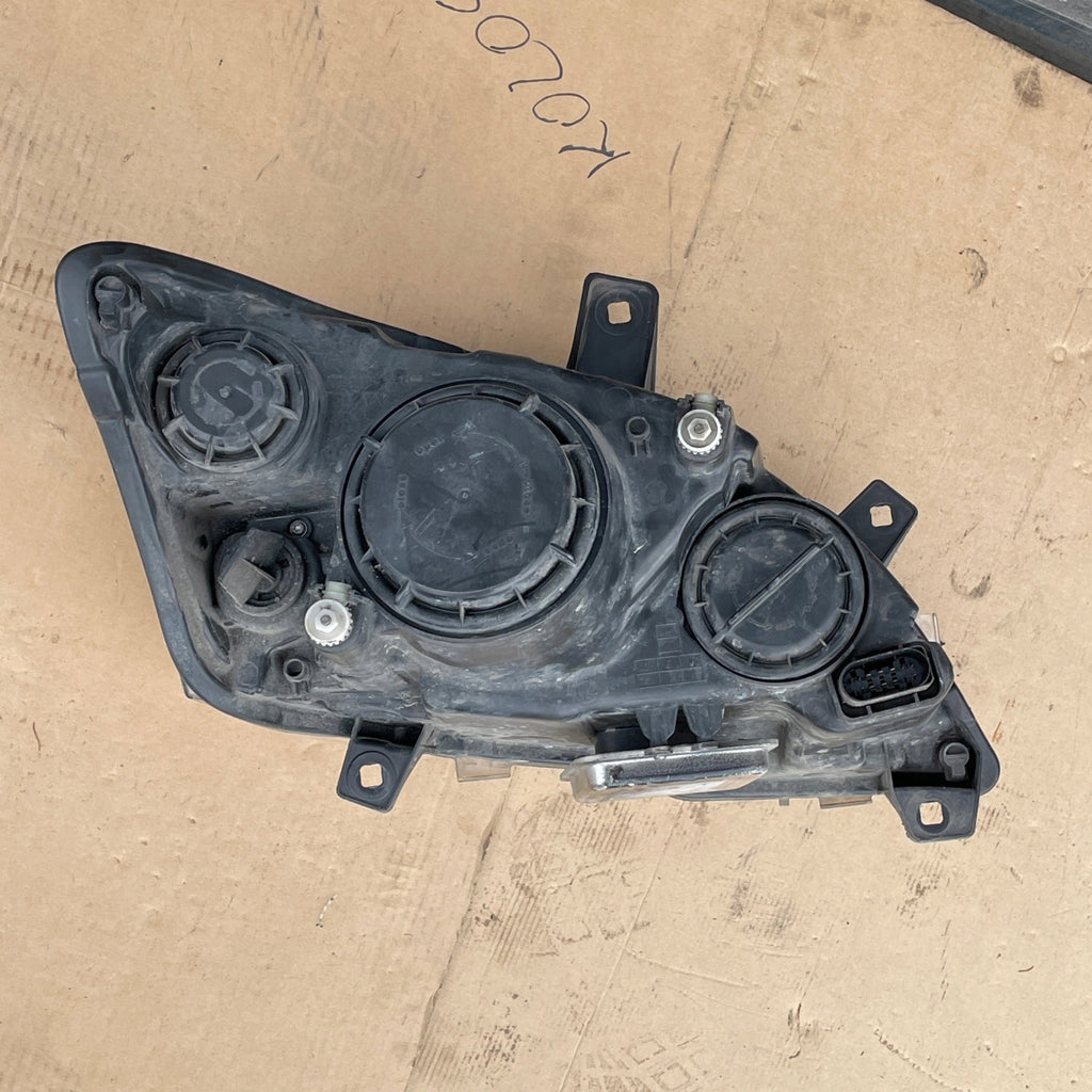 Frontscheinwerfer Mercedes-Benz Viano W639 A6398202861 Links Headlight SCH9572793332bf