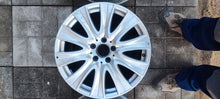 Laden Sie das Bild in den Galerie-Viewer, 1x Alufelge 18 Zoll 8.0&quot; 5x110 41ET A2224010902 Mercedes-Benz W222 Rim Wheel