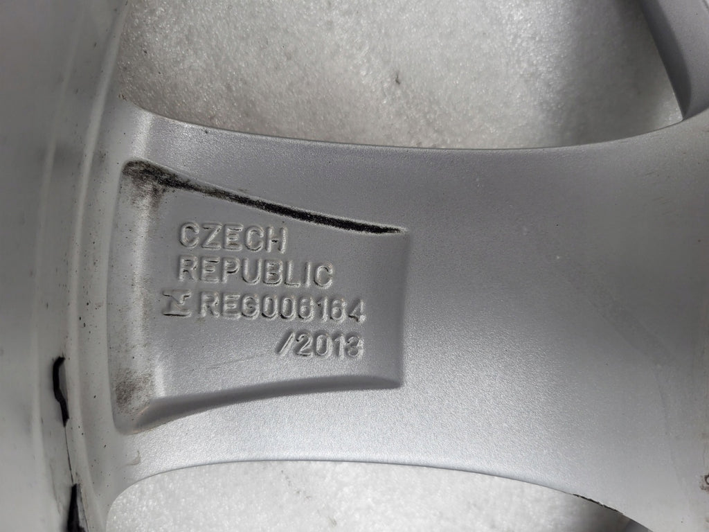1x Alufelge 17 Zoll 7.5" 5x120 37ET Glanz Silber 6796242 BMW 3 F30 F32 F31 F33 FEL4835109242kx