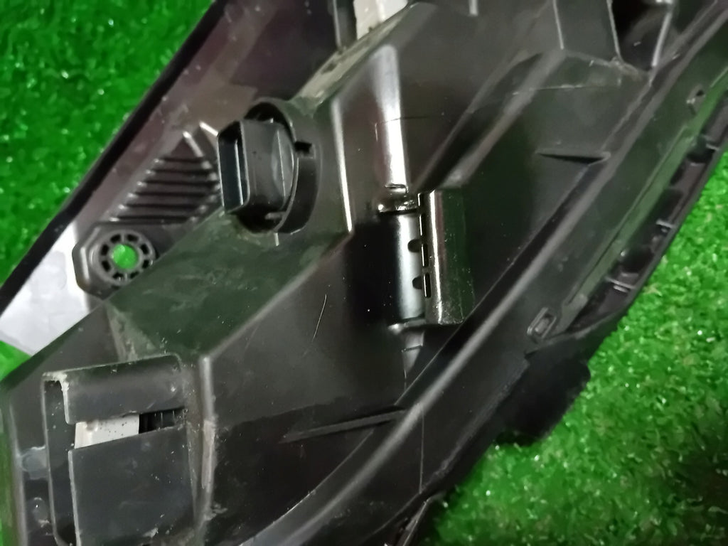 Frontscheinwerfer Hyundai Tucson 92207N7100 LED Ein Stück (Rechts oder Links)