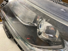 Laden Sie das Bild in den Galerie-Viewer, Frontscheinwerfer Honda Cr-V Xenon Links Scheinwerfer Headlight