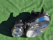 Laden Sie das Bild in den Galerie-Viewer, Frontscheinwerfer Mercedes-Benz W211 Bi-Xenon Links Scheinwerfer Headlight SCH8805518564uw
