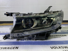 Laden Sie das Bild in den Galerie-Viewer, Frontscheinwerfer Toyota Land Cruiser FJ150 Links Scheinwerfer Headlight