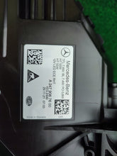 Laden Sie das Bild in den Galerie-Viewer, Frontscheinwerfer Mercedes-Benz A2479067600 Rechts Scheinwerfer Headlight SCH8662331432ih