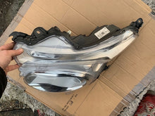 Laden Sie das Bild in den Galerie-Viewer, Frontscheinwerfer Citroën C1 II B000864080 Links Scheinwerfer Headlight