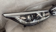 Laden Sie das Bild in den Galerie-Viewer, Frontscheinwerfer Kia Ceed Xenon Ein Stück (Rechts oder Links) Headlight