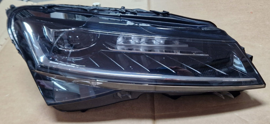 Frontscheinwerfer Skoda Superb III 3V1941016D Xenon Rechts Headlight