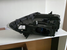 Laden Sie das Bild in den Galerie-Viewer, Frontscheinwerfer BMW F06 58624247 Ein Stück (Rechts oder Links) Headlight