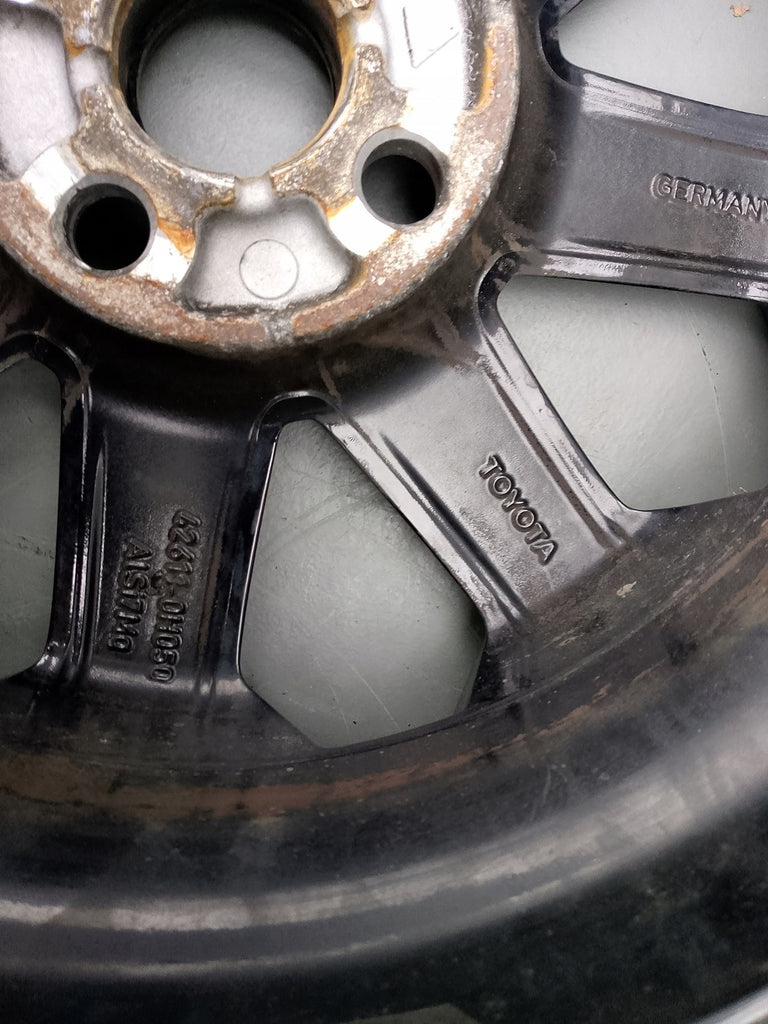 1x Alufelge 15 Zoll 4.5" 4x100 35ET 42611-0H050 Toyota Aygo Rim Wheel