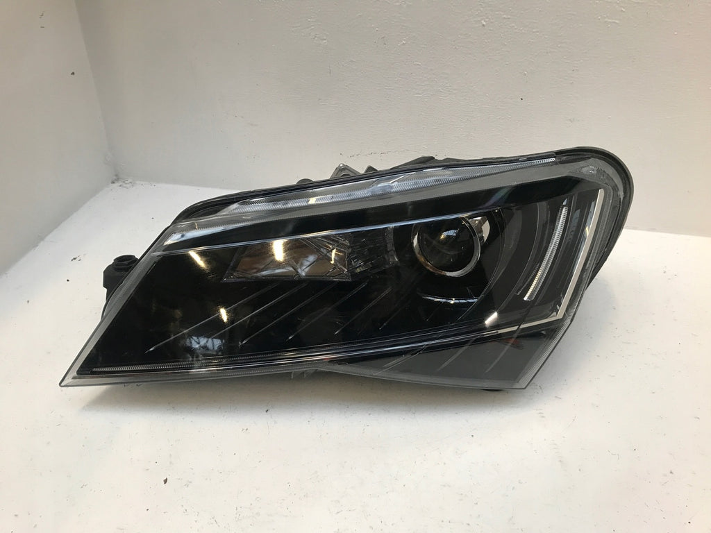 Frontscheinwerfer Skoda Superb 3V1941015A 3V1941015 Xenon Links Headlight SCH5580990674hz