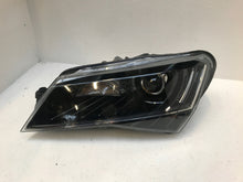 Laden Sie das Bild in den Galerie-Viewer, Frontscheinwerfer Skoda Superb 3V1941015A 3V1941015 Xenon Links Headlight SCH5580990674hz