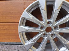 Laden Sie das Bild in den Galerie-Viewer, 1x Alufelge 18 Zoll 7.0" 5x112 43ET Glanz Silber 83A601025G Audi Q3 Rim Wheel FEL7826236615pe
