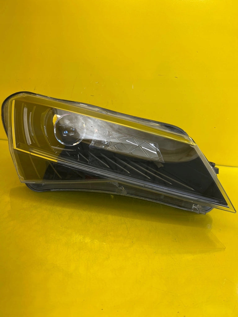 Frontscheinwerfer Skoda Superb III 3V1941016A Xenon Rechts Headlight