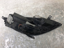 Load image into Gallery viewer, Frontscheinwerfer Mitsubishi Colt VI 8301A283 Links Scheinwerfer Headlight