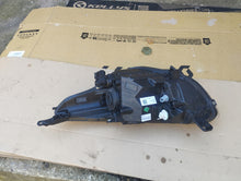 Laden Sie das Bild in den Galerie-Viewer, Frontscheinwerfer Ford J7BB-13W029-B J7BB-13W029-A Rechts Scheinwerfer Headlight SCH3556264776jl