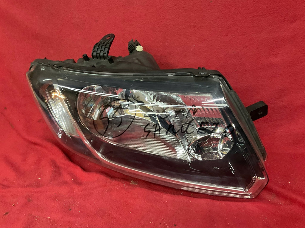 Frontscheinwerfer Renault Logan II Sandero 260105344R Rechts Headlight SCH9167121023iy