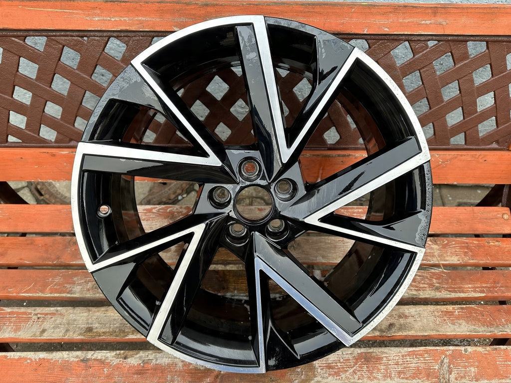 1x Alufelge 18 Zoll 7.0" 5x100 39ET Glanz 657601025G Skoda Fabia Scala Kamiq