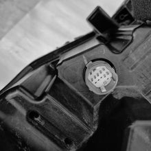 Laden Sie das Bild in den Galerie-Viewer, Frontscheinwerfer Maserati Ghibli M157 00670100988 Links Scheinwerfer Headlight SCH7380781896zw