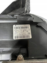 Load image into Gallery viewer, Frontscheinwerfer Mercedes-Benz W245 A1698206861 Xenon Rechts Headlight SCH2400962424zz