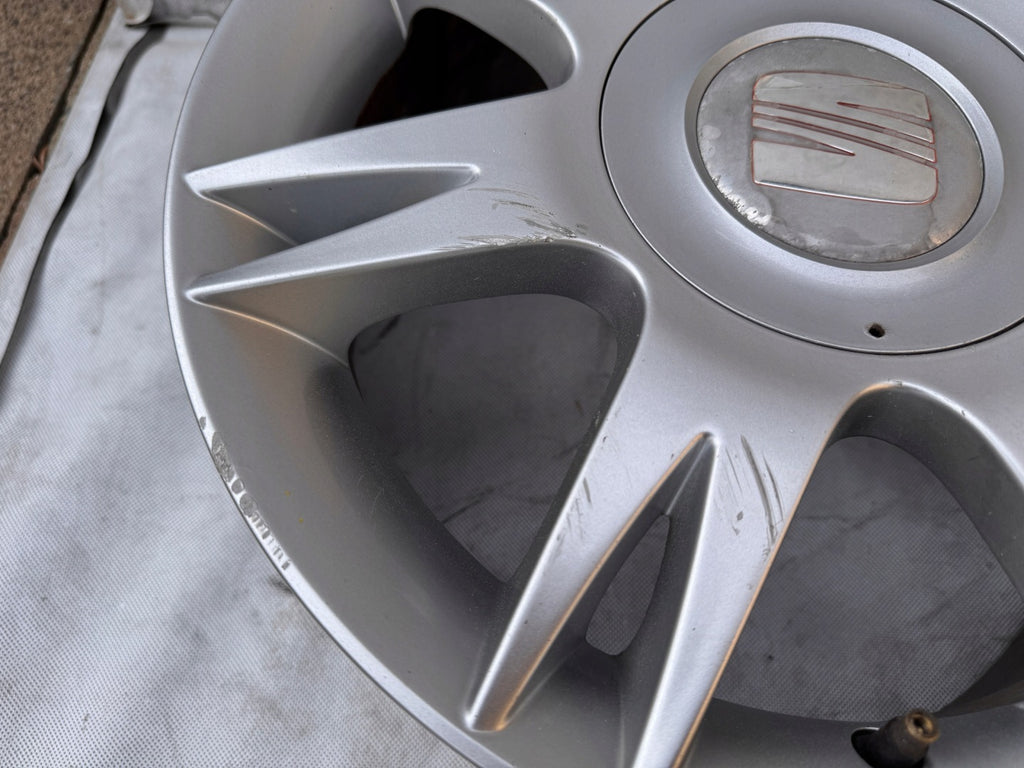 4x Alufelge 15 Zoll 6.0" 5x100 43ET Glanz Silber 6L0601025A Seat I Rim Wheel FEL6814274215kh